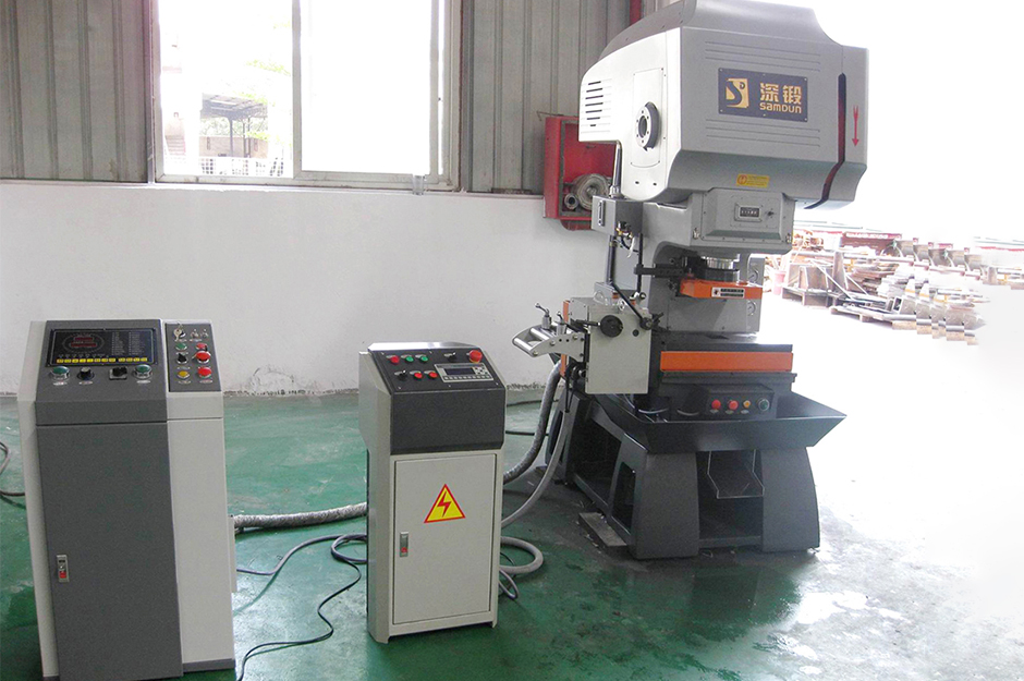 電子行業(yè)送料機的技術創(chuàng)新點 - 送料機_沖床送料機_nc伺服送料機_三合